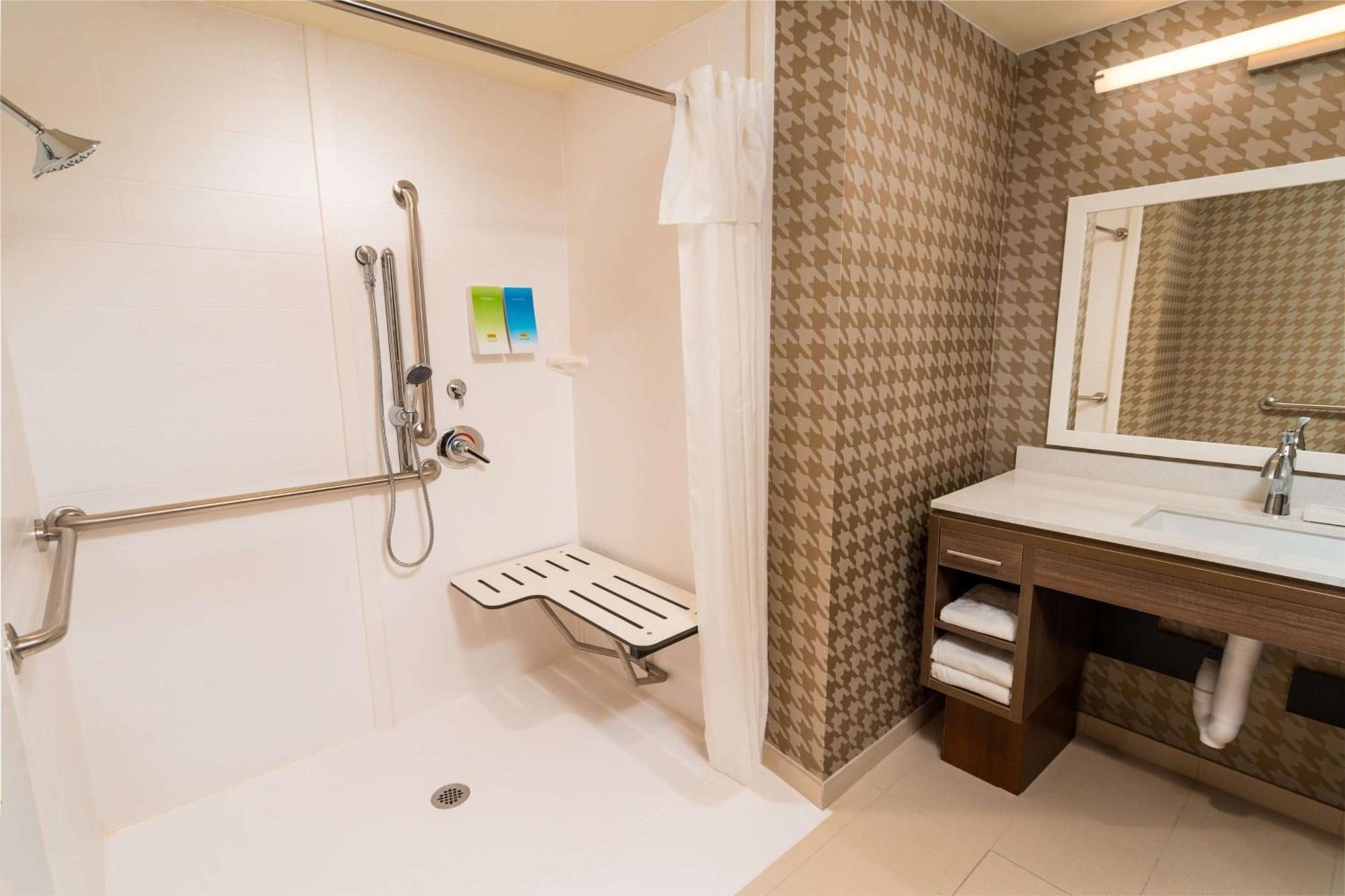 Home2 Suites Bakersfield Buitenkant foto